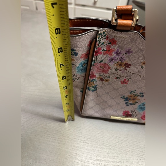 Steve Madden FloralHandbag Perfect Spring Bag. Medium Size Colorful‎ Tote - Picture 9 of 16